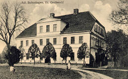 Historische Ansicht Gutshaus Adlig Boltenhagen 1928 aus der Sammlung A. Kobsch, Stralsund Historische Ansicht Gutshaus Adlig Boltenhagen 1928 aus der Sammlung A. Kobsch, Stralsund