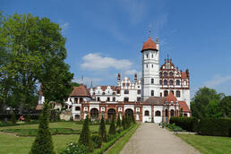 Herrenhaus (Schloss) Basedow Herrenhaus (Schloss) Basedow