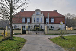 Gutshaus Dolgen bei Laage (2019) Gutshaus Dolgen bei Laage (2019)