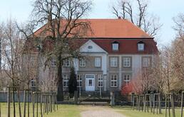 Gutshaus (Herrenhaus) Groß Luckow Gutshaus (Herrenhaus) Groß Luckow