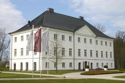 Herrenhaus (Schloss) Groß Schwansee Herrenhaus (Schloss) Groß Schwansee