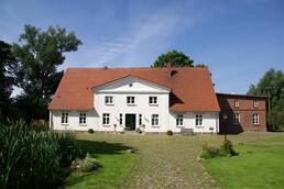 Gutshaus Hildebrandshagen, Nordhof Gutshaus Hildebrandshagen, Nordhof