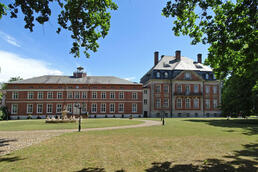 Herrenhaus (Schloss) Karow bei Plau Herrenhaus (Schloss) Karow bei Plau