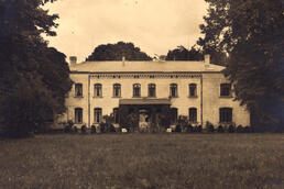 Gutshaus Liepen, historische Ansicht 1933, aus der Sammlung A. Kobsch, Stralsund Gutshaus Liepen, historische Ansicht 1933, aus der Sammlung A. Kobsch, Stralsund