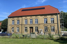 Gutshaus Lüssow bei Güstrow; Foto: Maurice Breier 2024 Gutshaus Lüssow bei Güstrow; Foto: Maurice Breier 2024