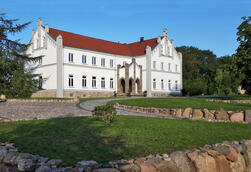 Herrenhaus Levetzow; Foto: Bernd Lüskow Herrenhaus Levetzow; Foto: Bernd Lüskow