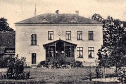 Historische Ansicht Gartenseite Gutshaus Moltenow 1904; aus der Sammlung A. Kobsch, Stralsund Historische Ansicht Gartenseite Gutshaus Moltenow 1904; aus der Sammlung A. Kobsch, Stralsund