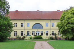 Gutshaus (Herrenhaus) Pinnow bei Malchin 2025 Gutshaus (Herrenhaus) Pinnow bei Malchin 2025