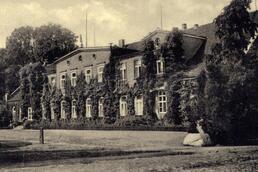 Historische Postkarte Gutshaus Staven 1938 aus der Sammlung A. Kobsch, Stralsund Historische Postkarte Gutshaus Staven 1938 aus der Sammlung A. Kobsch, Stralsund