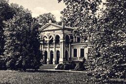 Historische Ansicht Herrenhaus Zeitlow um 1935; aus der Sammlung A. Kobsch, Stralsund Historische Ansicht Herrenhaus Zeitlow um 1935; aus der Sammlung A. Kobsch, Stralsund